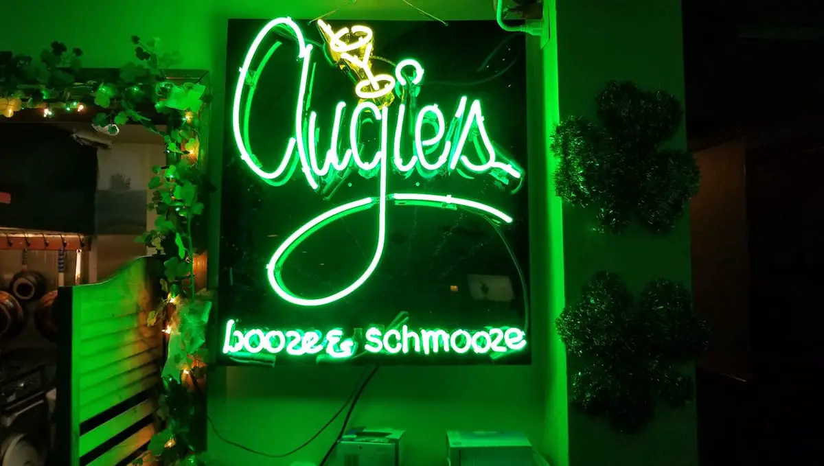 Augie’s Booze & Schmooze to Close, Reopen Under New Ownership