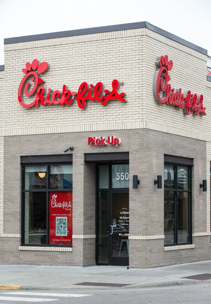 Chick-fil-A Chicago News: Wrigleyville Restaurant to Open + Local Community Scholarship Recipients on April 6