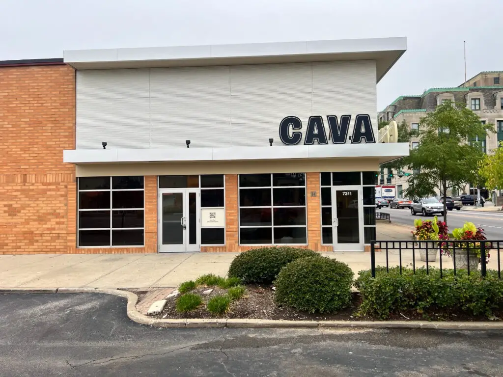 New CAVA Restaurant Opens in River Forest, Illinois